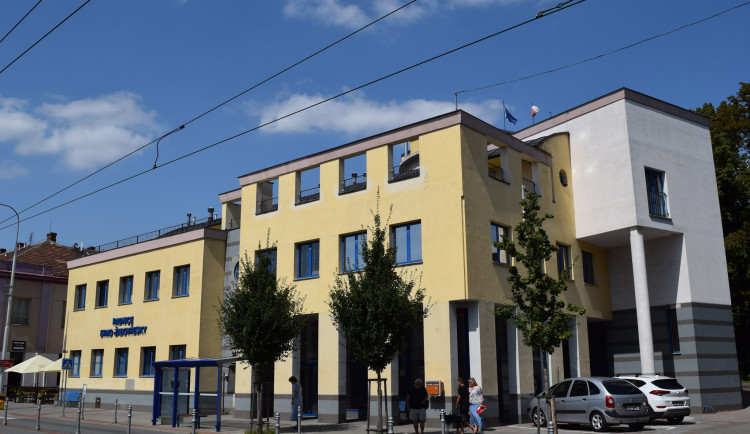 V Žabinách se rozhořel spor o transparentní jednání