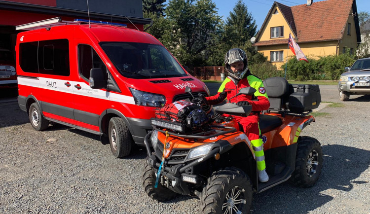 Při hledání pohřešovaných nám pomáhají čtyřkolky i letadlo, říká zakladatel Czech SAR Teamu