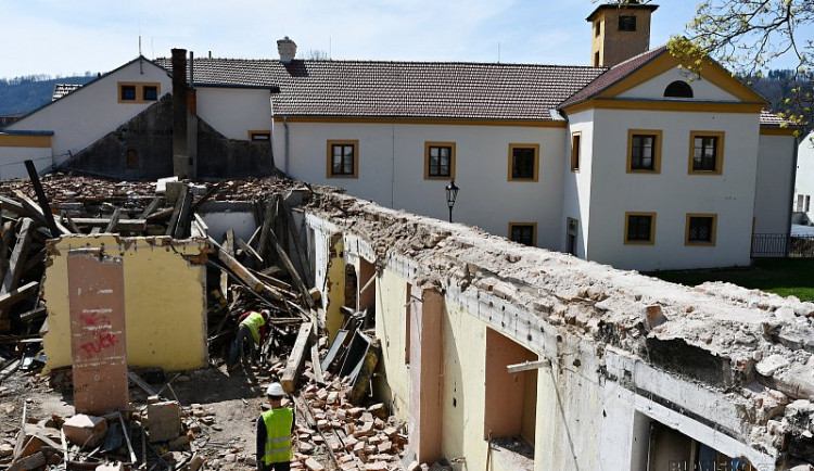 zamek3-50352-9225_800