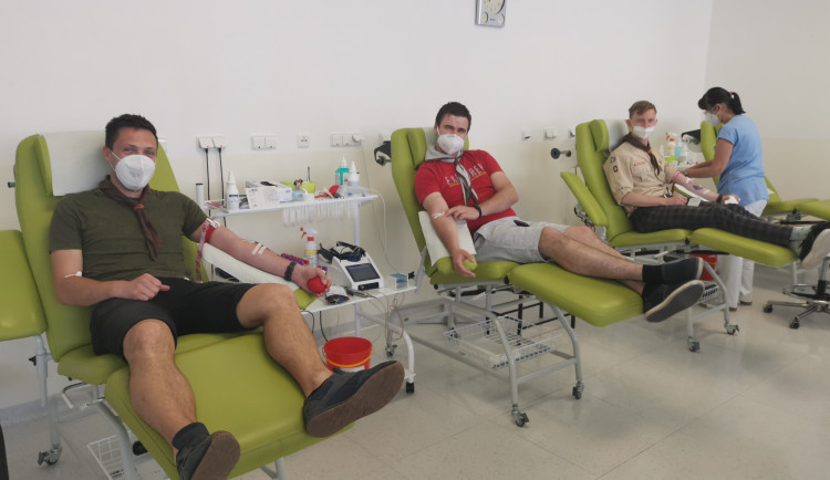 Brněnští skauti darovali 17 litrů krve, motivují prvodárce