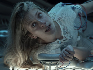 Netflix láká na Amy Adamsovou či na klaustrofobické sci-fi, HBO na Zločin století