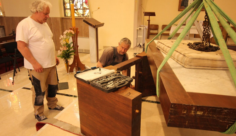 nepomucenum-oltar-2021-05-11-07