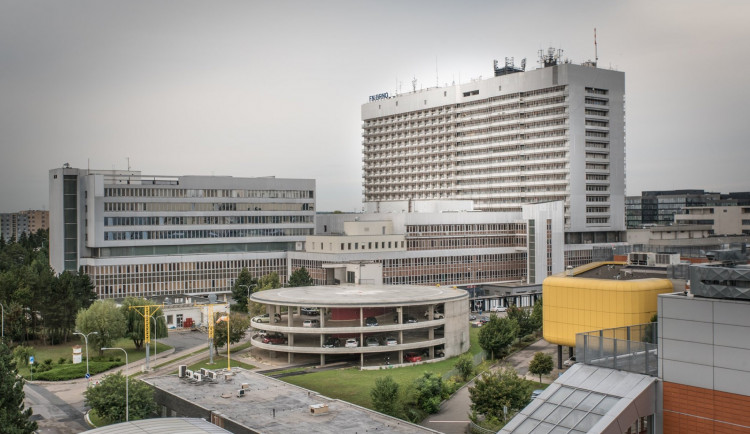 Fakultní nemocnice Brno bude mít návštěvy dva dny, svatá Anna zatím ne