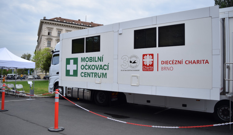 Covid News Brno: Očkování pandemii nevyřeší, smysl ale má