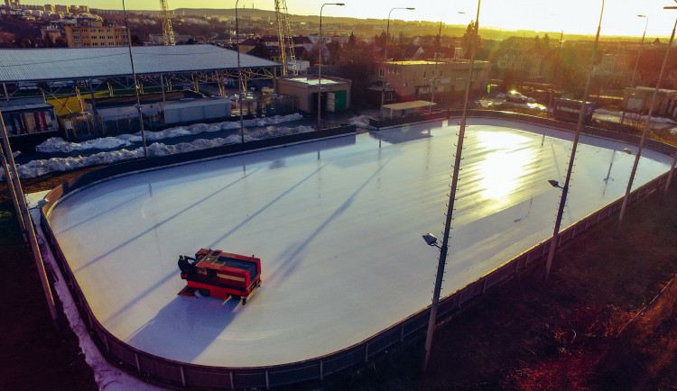 Kluziště Vodova dostane nový povrch, sportovci ho využijí i v létě