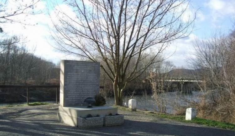 Uplynulo 85 let od tragédie utopených rakvických dětí