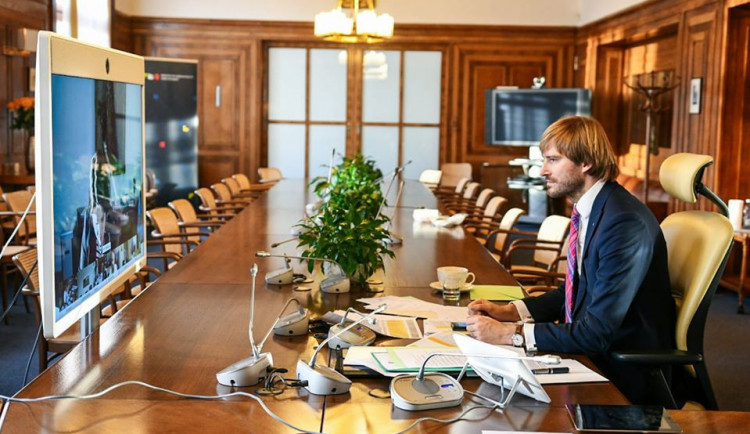 size4-16219298834981-241-ministr-zdravotnictvi-petr-arenberger-rezignuje-ministrem-bude-znovu-adam-vojtech