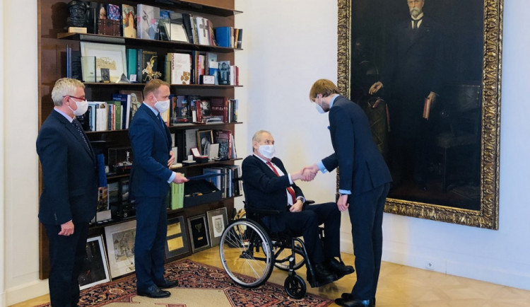 size4-16220230308166-241-prezident-zeman-jmenoval-staronovym-ministrem-zdravotnictvi-vojtecha