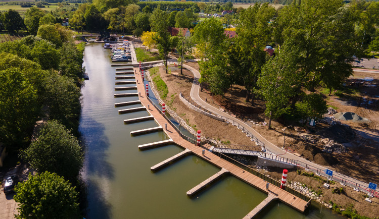 Na Baťově kanále se otevírá nově zmodernizovaný přístav
