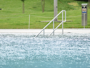 Sezona koupání v Brně začíná, od příštího týdne otevře Riviéra a Zábrdovice