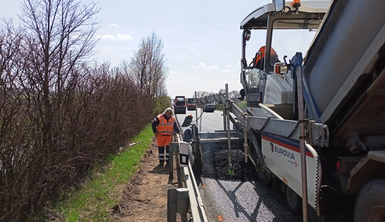 Řidiče čeká na silnici z Brna do Uherské Hradiště nová uzavírka