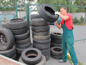 Lidé v Brně nově zdarma vrátí do sběrných středisek použité pneumatiky