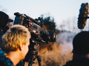 Mladí filmaři natáčí na jižní Moravě unikátní snímek s Judit Bárdos a Dušanem Vitázkem