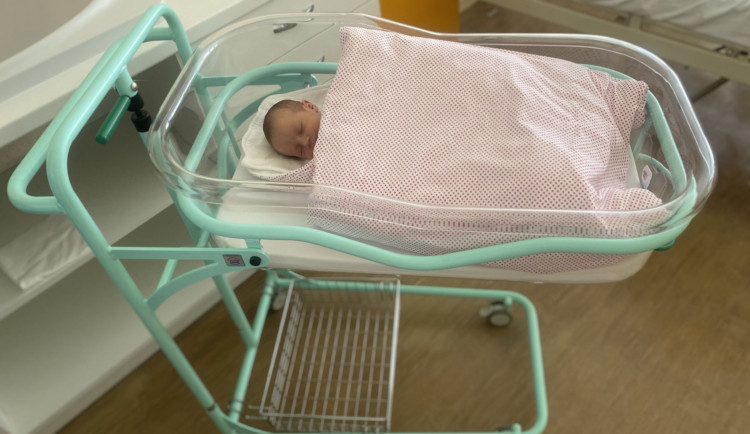 Nová postýlka ve znojemské nemocnici.