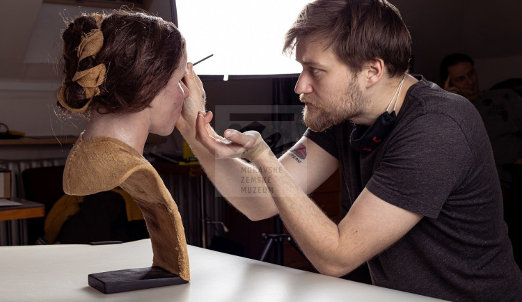 Brněnští odborníci zrekonstruovali tváře žen z Krumlovského lesa