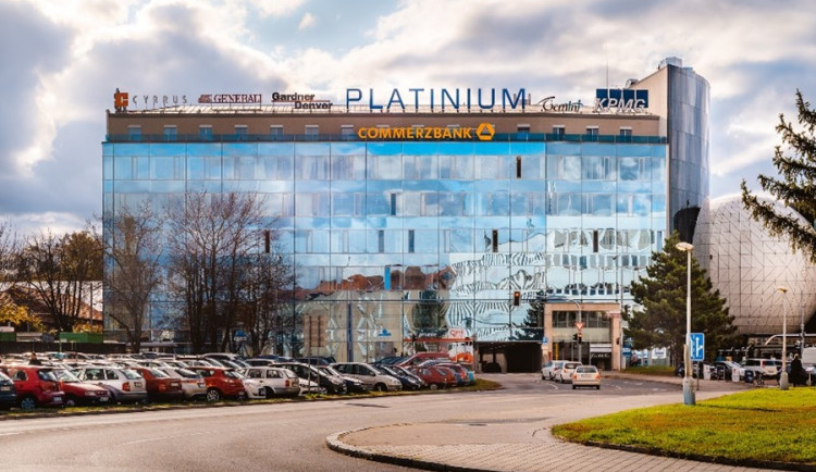 Česká spořitelna prodala kancelářský komplex Platinium