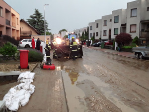 Jižní Moravu zasáhly silné bouřky, část domácnosti je bez proudu