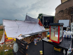 Silné bouřky na brněnsku poničili techniku letního kina. Hasiči zasahovali u více než osmdesát událostí