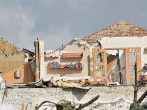 Tornádo na jižní Moravě má šestou oběť, škody budou desítky miliard korun