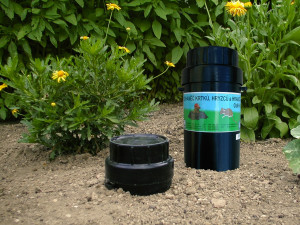 Trápili ho krtci na zahradě, tak začal inženýr z jižní Moravy vyvíjet vlastní plašičky. Úspěch s nimi slaví už třicet let