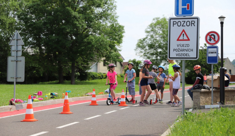 size4-16248756301633-207-bezpecne-na-prazdniny