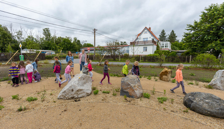V Hrádku otevřeli geopark. Jsou zde kameny ze všech koutů České republiky