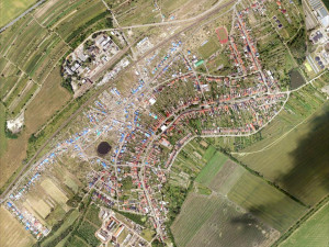 Hasičům v oblasti zasažené tornádem pomohlo mapování dronů a letounů