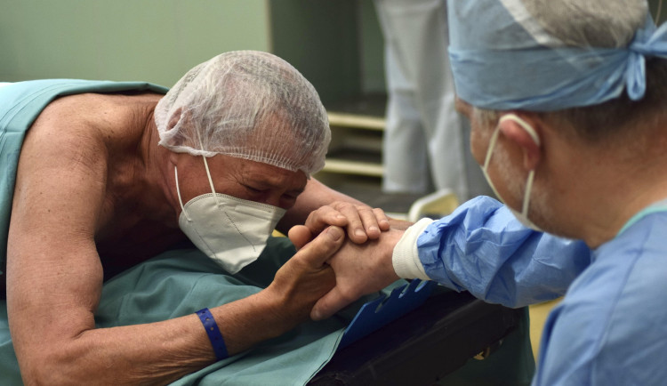 "Díky za nový život." Lékaři v Brně provedli unikátní operaci