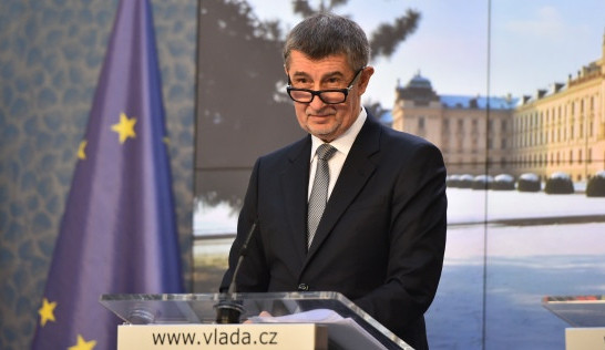 Babiš navrhne zkrácení intervalu mezi dávkami Pfizeru od čtvrtka na 21 dní
