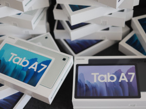 Samsung pomáhá domácnostem po tornádu: daruje 281 spotřebičů za 2,4 miliony Kč a servis zdarma