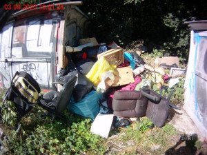 Lidé zakládají v Brně černé skládky na sídlištích i přímo v centru