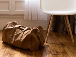 Muž chtěl z hotelu v Brně ukrást zavazadla, strážníkům daleko neutekl