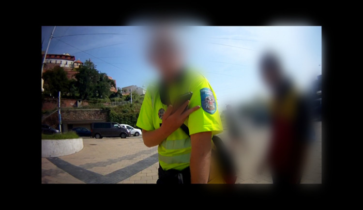 MP_Brno-domovenka-straznik-falesny-uniforma-MP-Praha-02