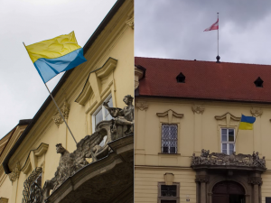 Brno vzdává hold Ukrajině. Státní vlajku ale vyvěsilo obráceně