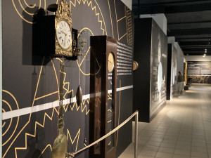 Technické muzeum ukazuje rozsáhlou sbírku hodinek a časostrojů