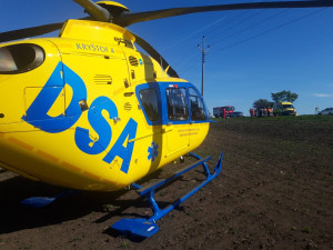 Tři lidé se přiotrávili oxidem uhelnatým, pomoct letěl záchranářský vrtulník