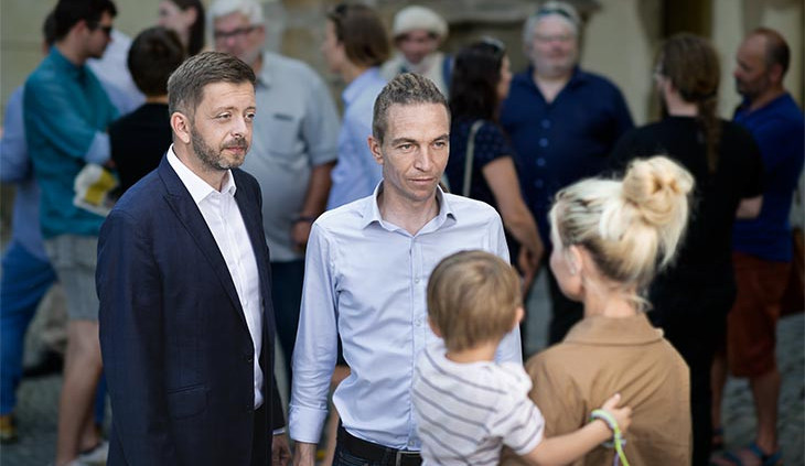 size4-16325020871639-139-pirstan-nechame-lidem-v-penezenkach-vic-penez