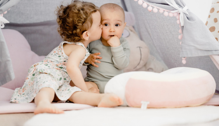 Nahlédněte pod pokličku kliniky pro léčbu neplodnosti – místa, kde se rodí příběhy