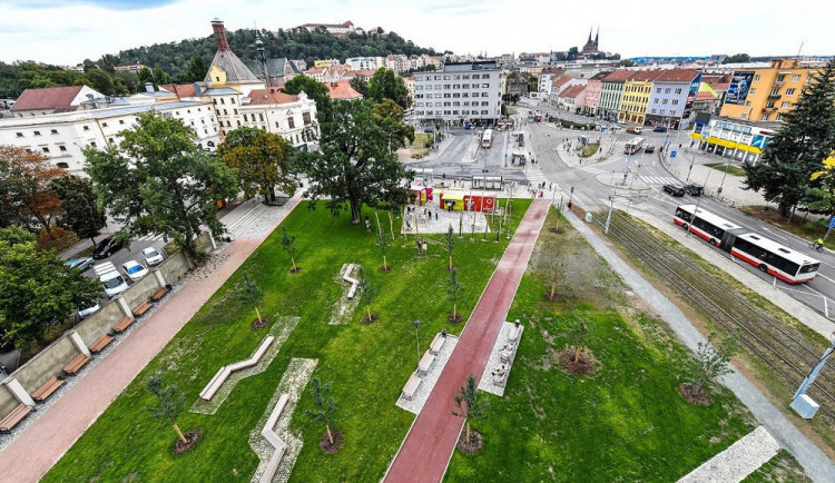 Brno objedná pro Mendlovo náměstí žulové kostky za více než deset milionů korun