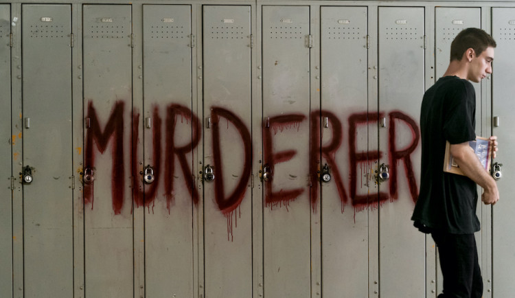 Theres someone inside your house. Zdroj: Netflix