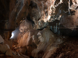 Jeskyňáři našli v Moravském krasu nové dómy plné krápníků