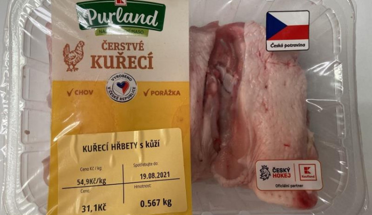 V jihomoravském supermarketu prodávali kuřecí hřbety se salmonelou