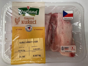 V jihomoravském supermarketu prodávali kuřecí hřbety se salmonelou