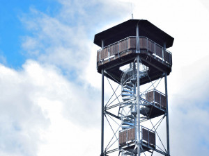 Turistický tahák. V Blovicích otevírají rozhlednu U Lidušky s výhledem na celé Brno