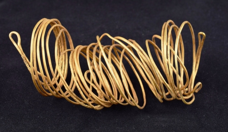 zlatý náramek z Olomoucka