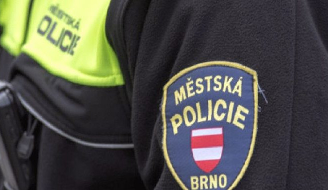 Brněnský koumák. Neměl řidičák, a tak si fixou přečmáral espézetku