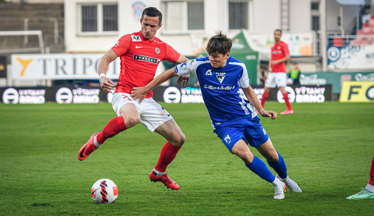 Fotbalisté brněnské Zbrojovky porazili doma Vlašim a druhou ligu vedou o deset bodů