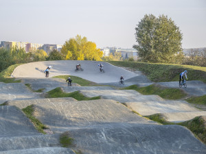 V Novém Lískovci vzniklo workoutové hřiště a BMX dráha díky Dáme na vás  