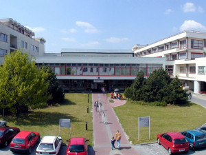Dětská nemocnice v Brně uzavírá některé operační sály. Lékaři jsou potřeba v Bohunicích