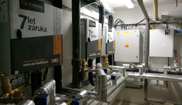 Ceny tepla dramaticky rostou. Vlastníci domů přitom mohou přejít na tepelná čerpadla, aniž by museli investovat